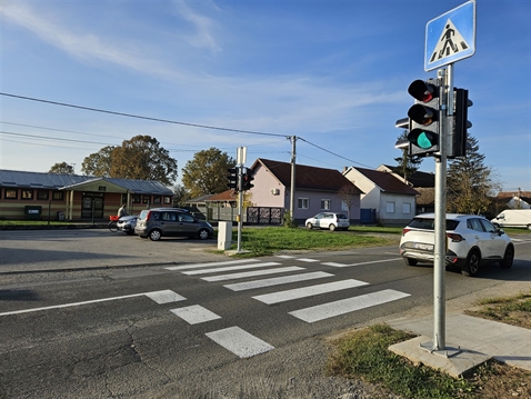 Postavljen semafor sa mjeračima brzine kod škole u Gornjoj Vrbi